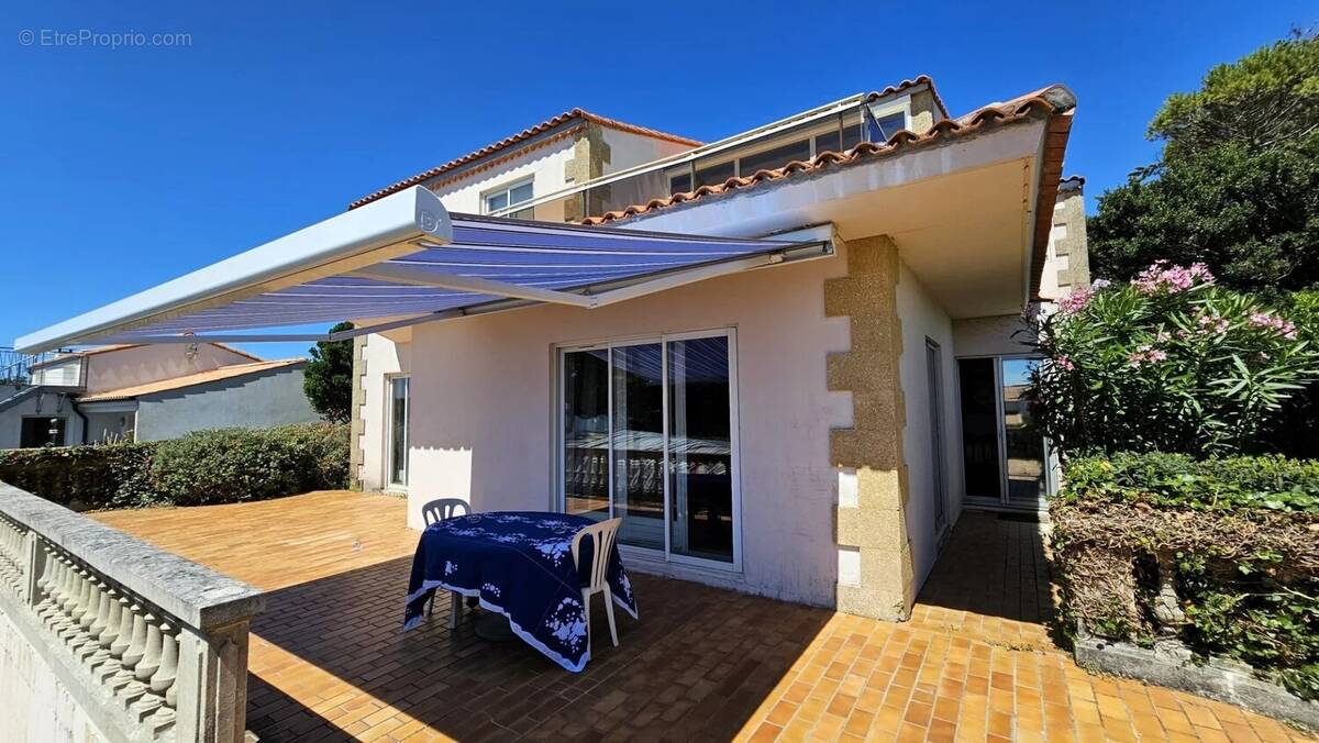 Maison à VAUX-SUR-MER