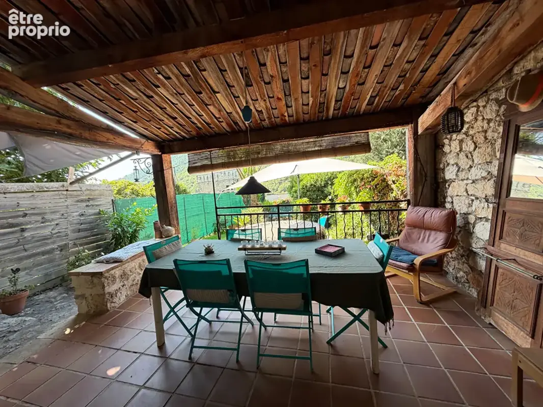 Le Broc : Maison de village 5 Pièces avec dépendance et jardin - photo 2