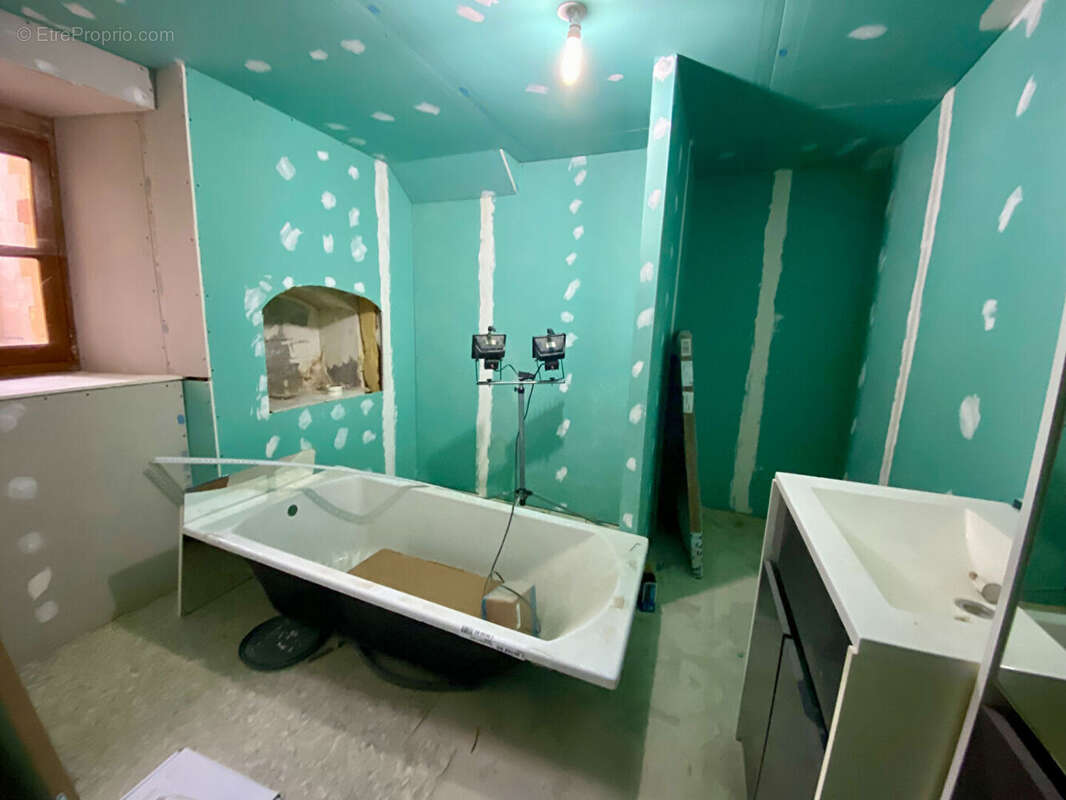 Maison à SEMUR-EN-BRIONNAIS