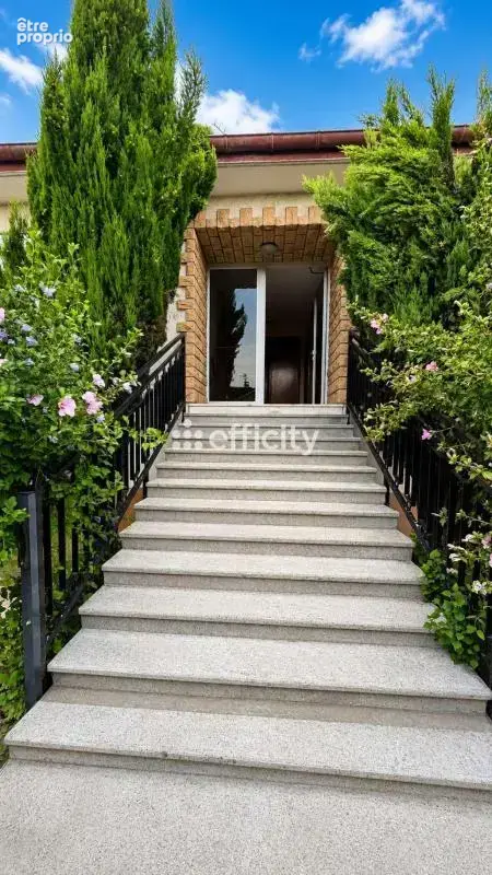 Maison 5 pièces 96 m² à vendre à Vaulx-En-Velin (69120) - photo 2