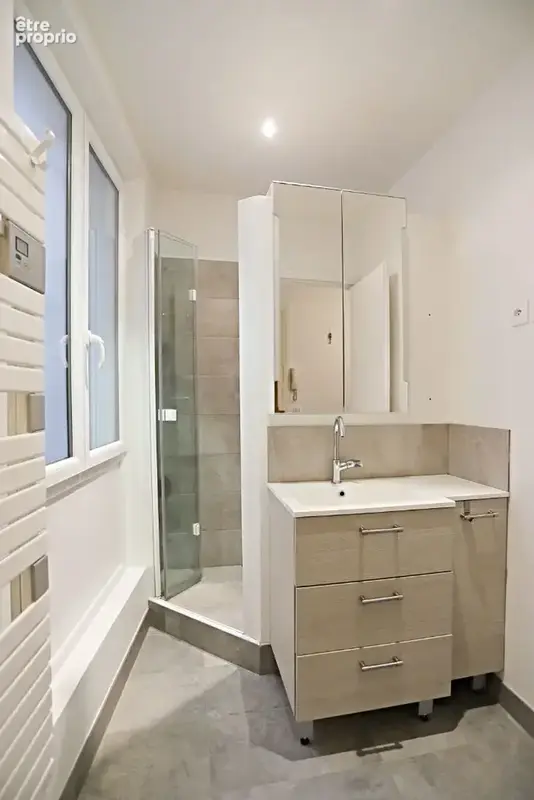 Montmartre -3 pièces de 55 m² avec double séjour et vue dégagée - photo 10