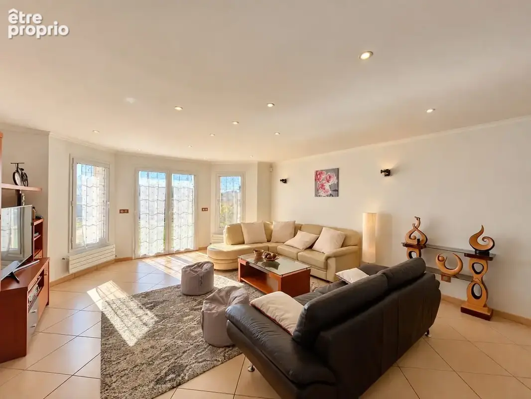 Maison 7 pièces 198 m² à vendre à Garancieres (78890) - photo 4