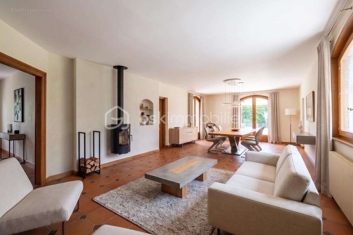 « Maison de plain-pied au calme, 1500 m² de terrain verdoyant – Proche Suisse et Annemasse - photo 9