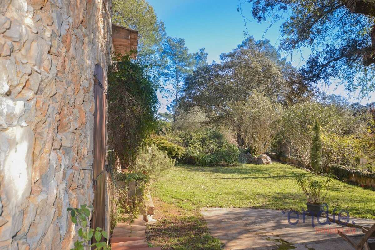 LE THORONET Maison en pierres 180 m² dans hameau paisible - photo 33