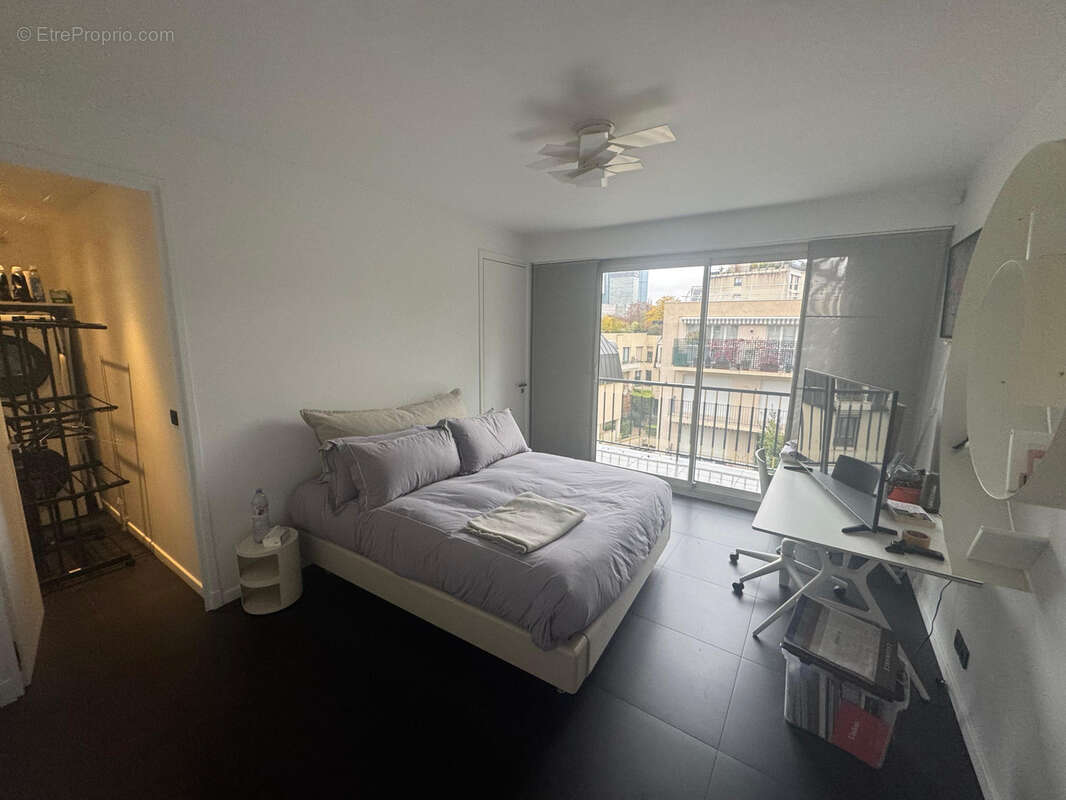 Appartement à NEUILLY-SUR-SEINE