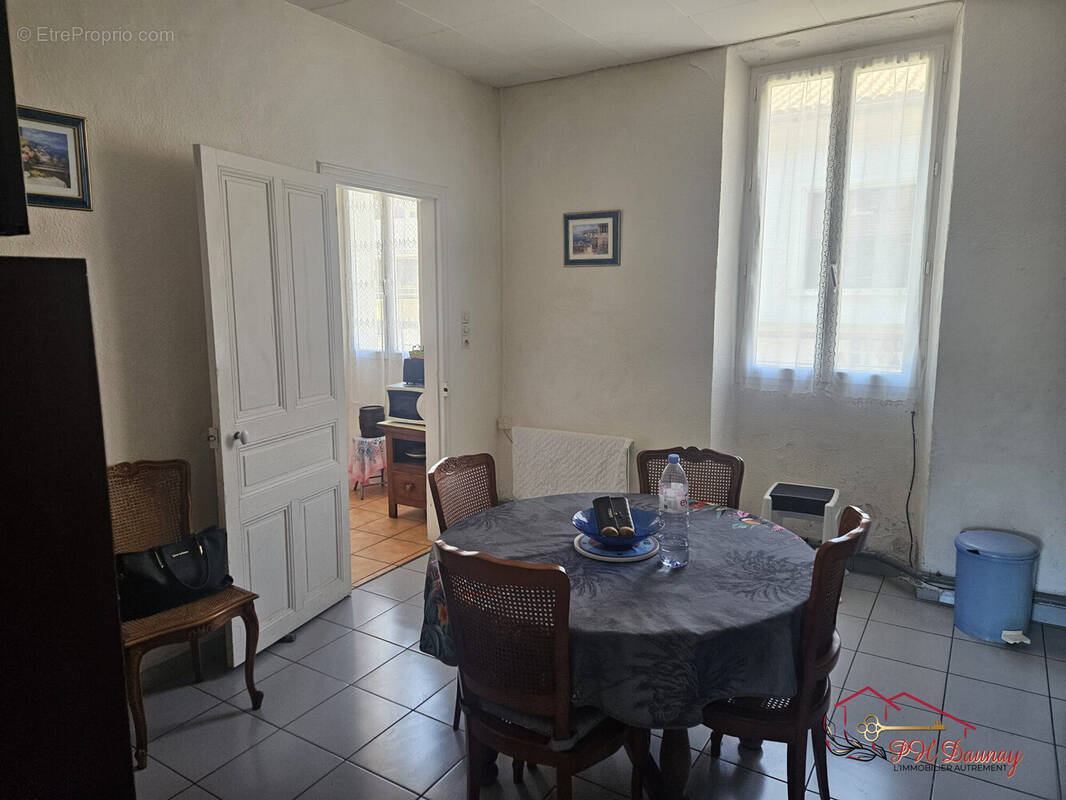 Appartement à LES SALLES-DU-GARDON