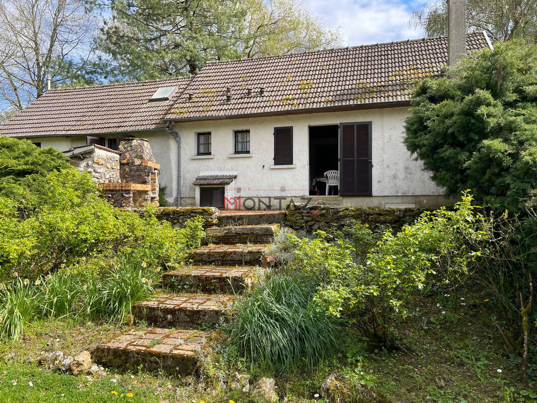 Maison à MONTOLIVET