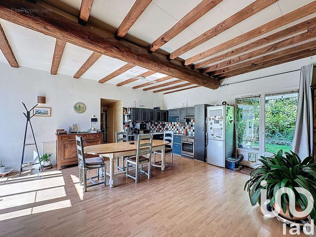 Photo 7 - Maison à SAINT-GENIS-LES-OLLIERES