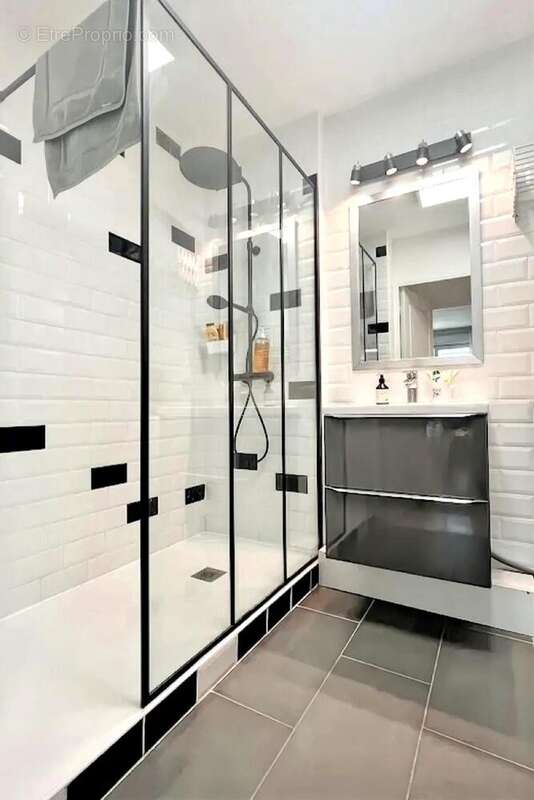 Photo 9 - Appartement à VILLEURBANNE