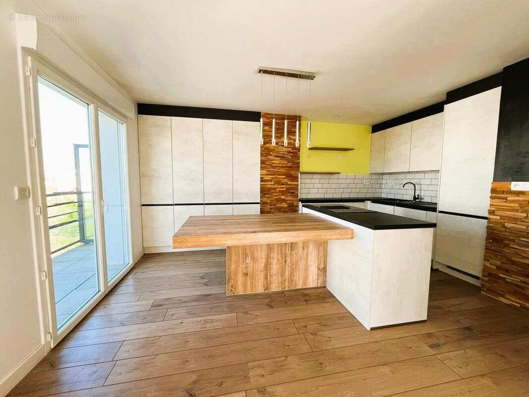 Appartement à SARTROUVILLE