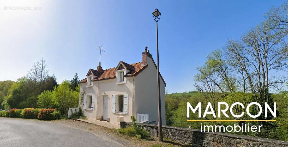 Maison à SAINT-MARTIAL-LE-MONT