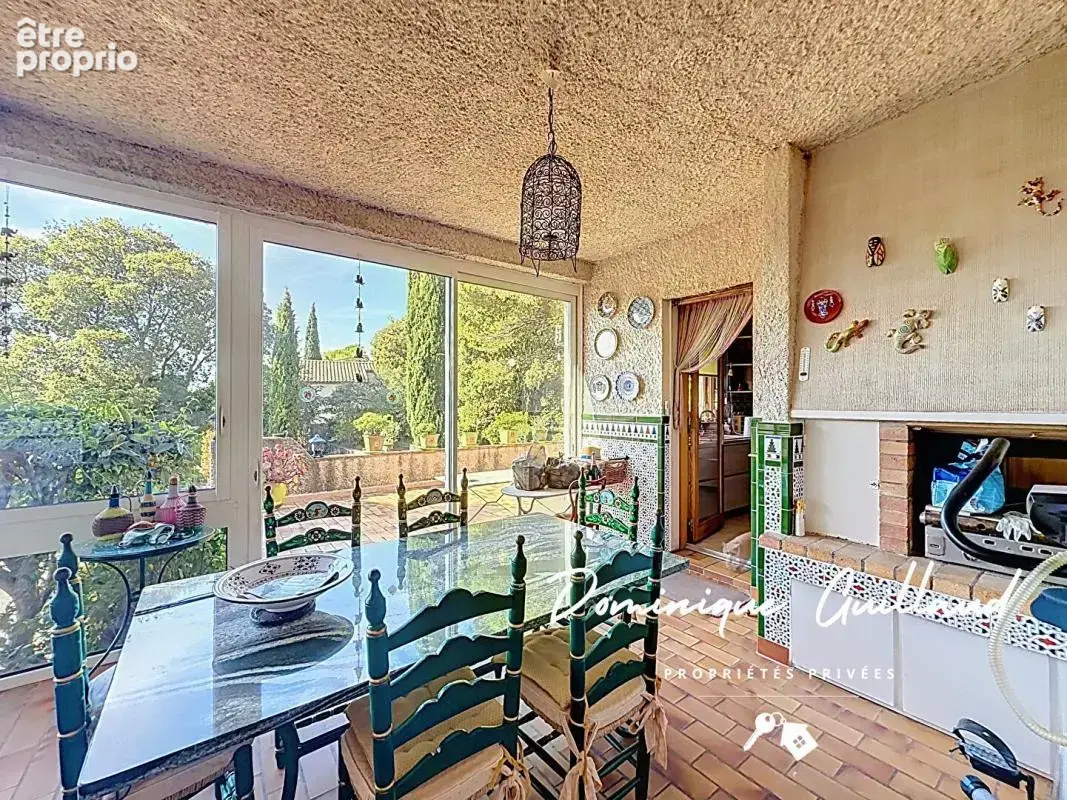 Nîmes-Villa  280 m² 7-pièces sur terrain de 3000 m² - photo 6