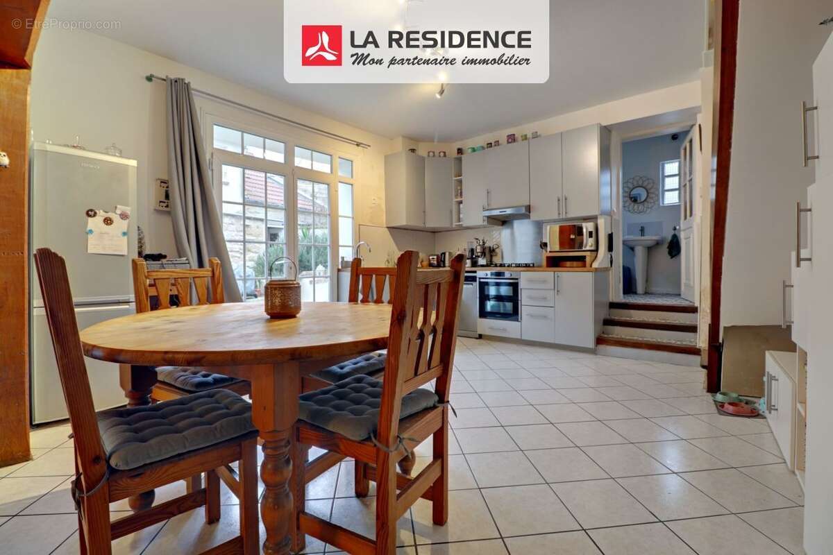 Maison à JOUY-LE-MOUTIER