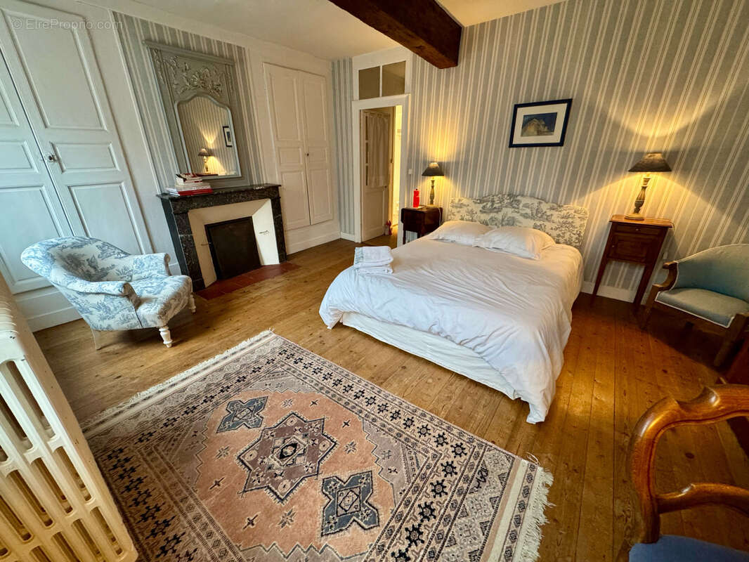 Maison à HOUDAN