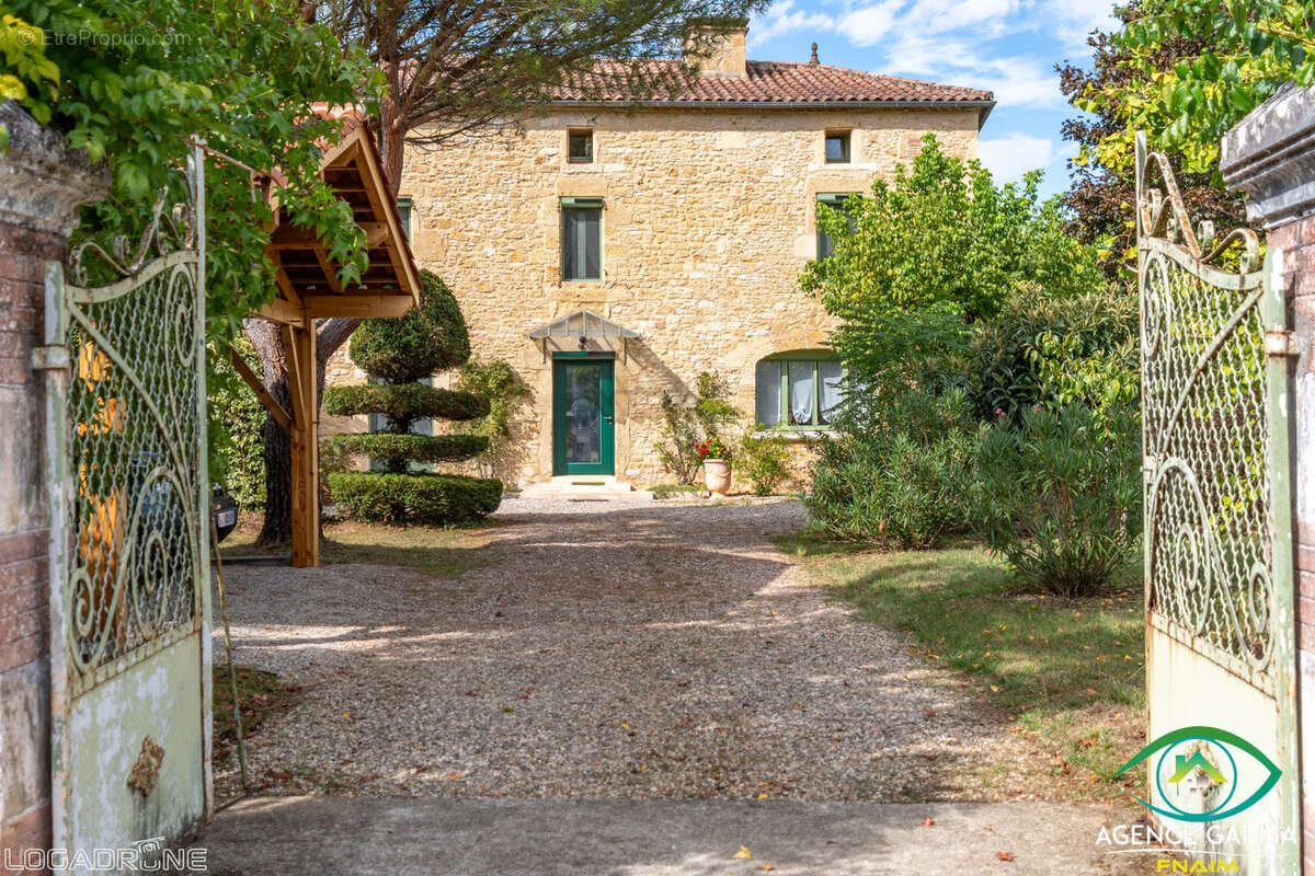 Maison à SAINT-FRONT-SUR-LEMANCE