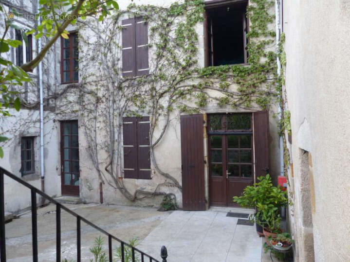Maison à BELLAC