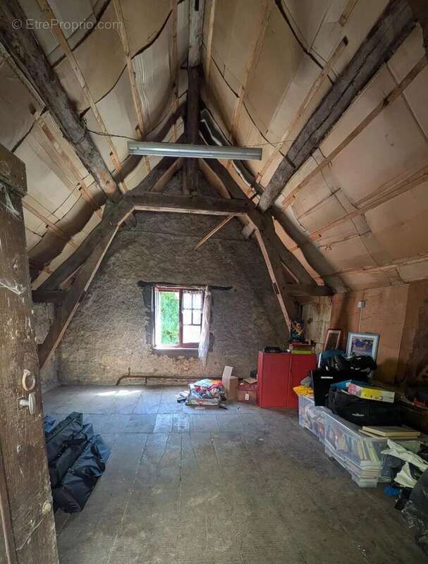 Maison à SAINT-ETIENNE-DE-CHIGNY