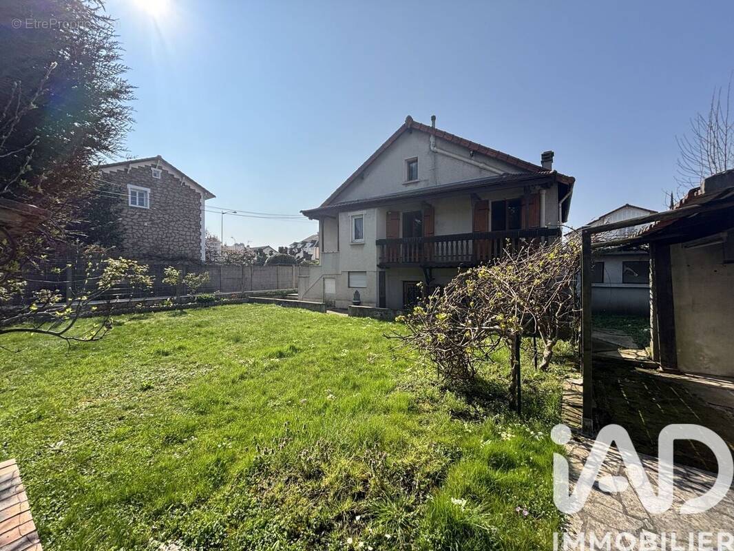 Photo 1 - Maison à VILLIERS-SUR-MARNE