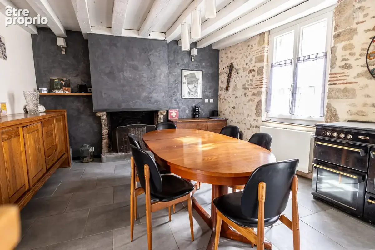 Maison 195 m² à Saint-Denis-De-L'hotel  - photo 5