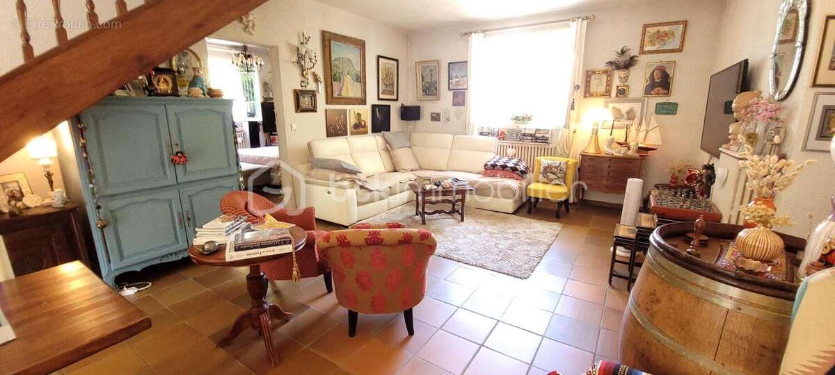 Maison avec piscine sur terrain arboré - photo 4