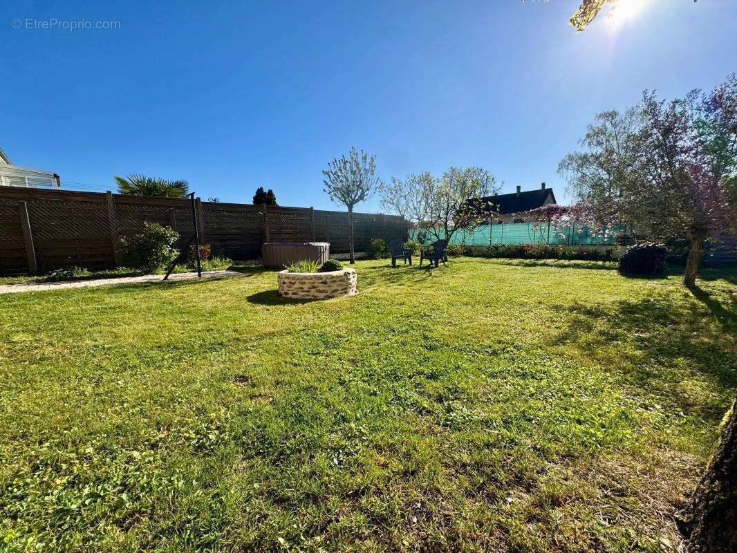 Maison à LEUDEVILLE