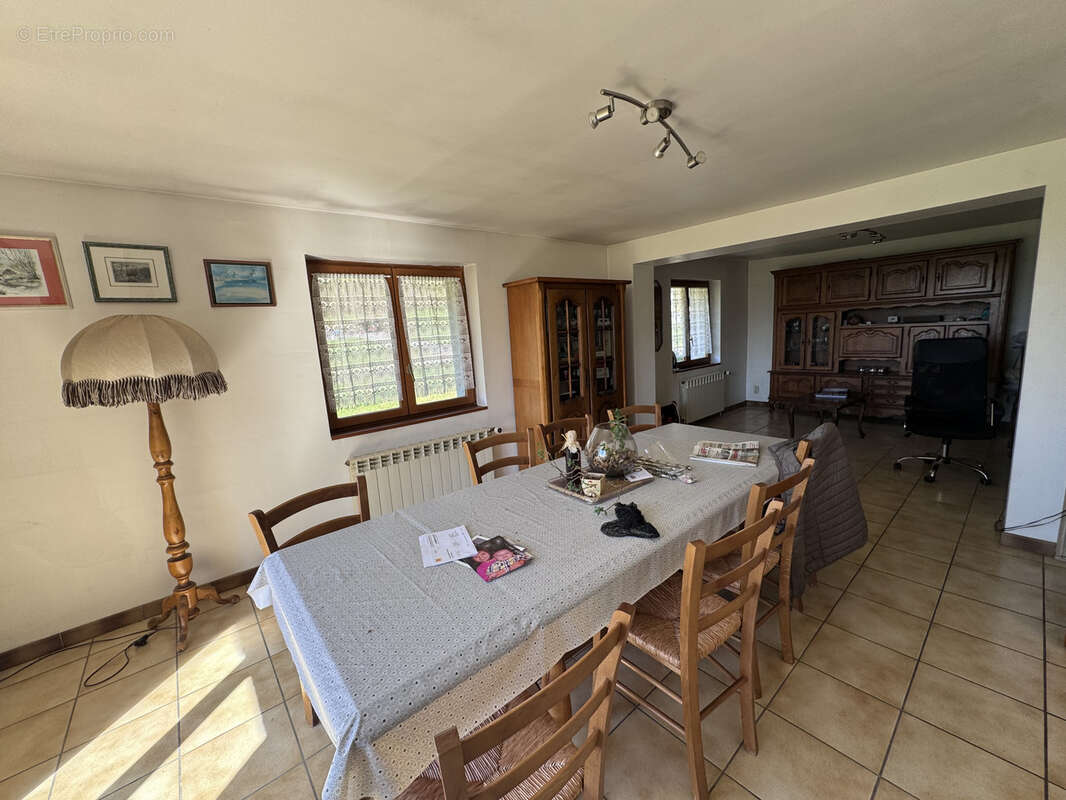 Maison à SAINT-BRESSON