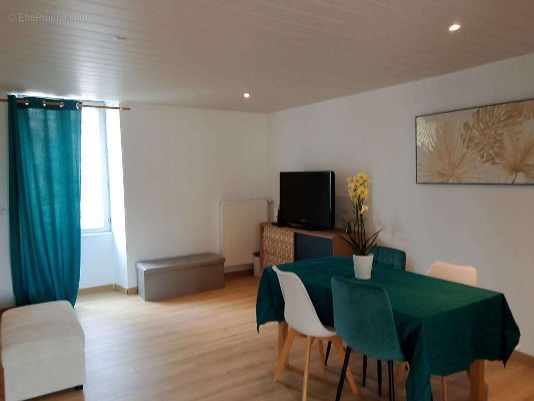 Maison à SAINT-YRIEIX-SUR-CHARENTE
