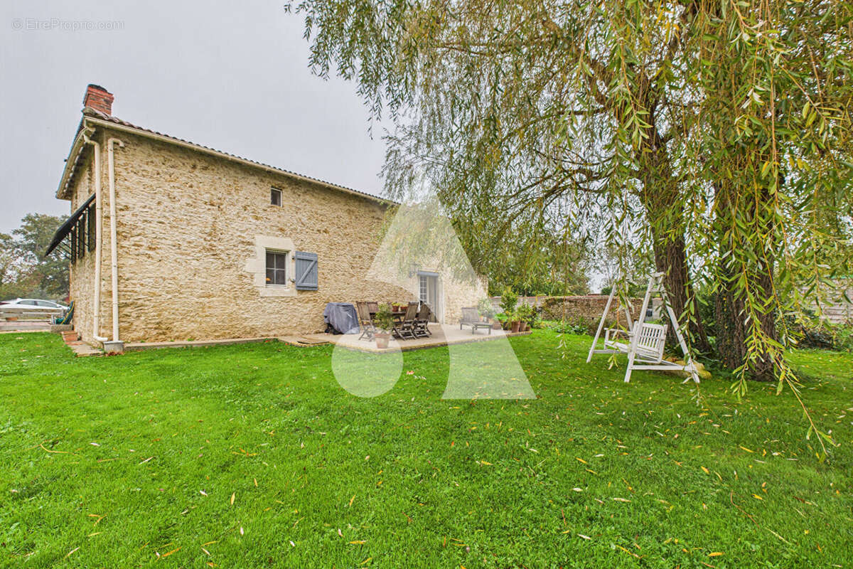 Maison à MAREUIL-SUR-LAY-DISSAIS