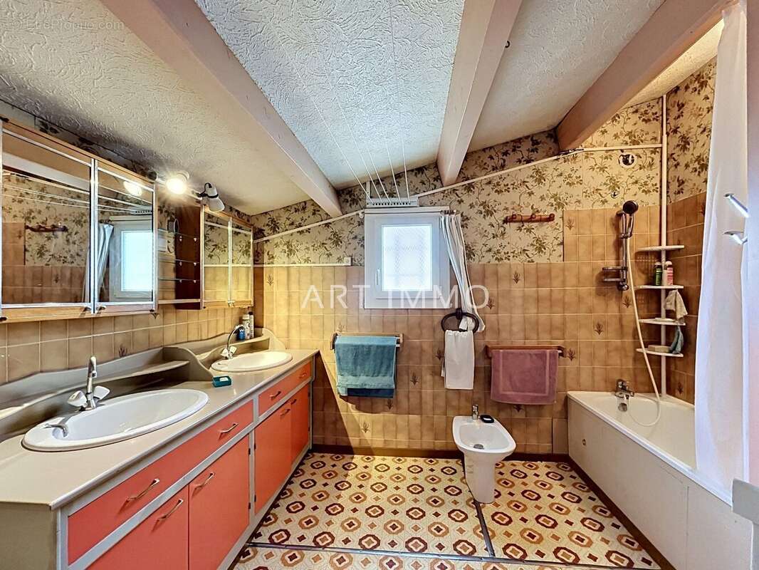 Maison à ROBION