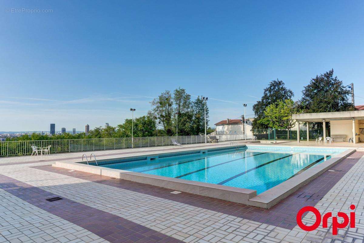 À VENDRE – Chambre avec balcon dans la prestigieuse résidence Le Petit Versailles – Caluire-et-Cuire - photo 7
