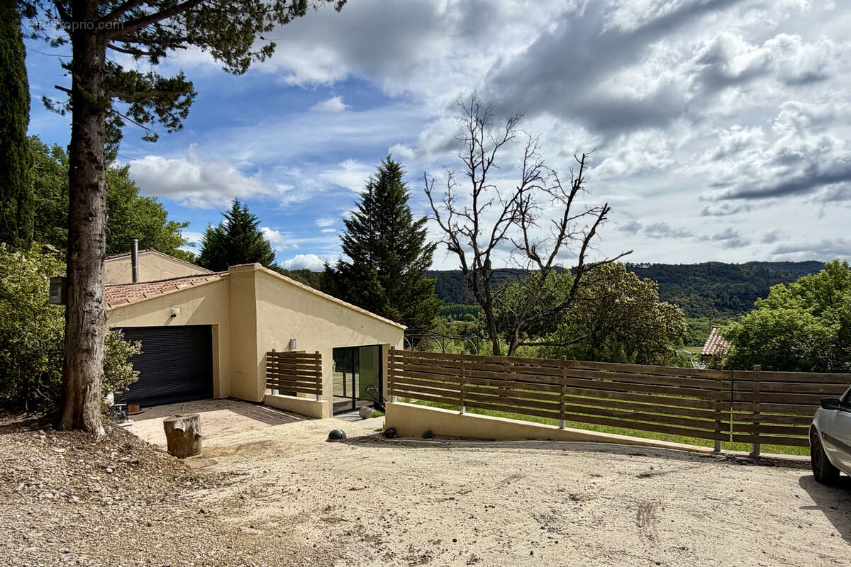 Maison à MEOUNES-LES-MONTRIEUX