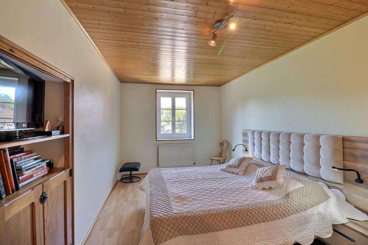 En exclusivité - maison dauphinoise avec joli terrain et dépendances a sainte-blandine (38110) - photo 8