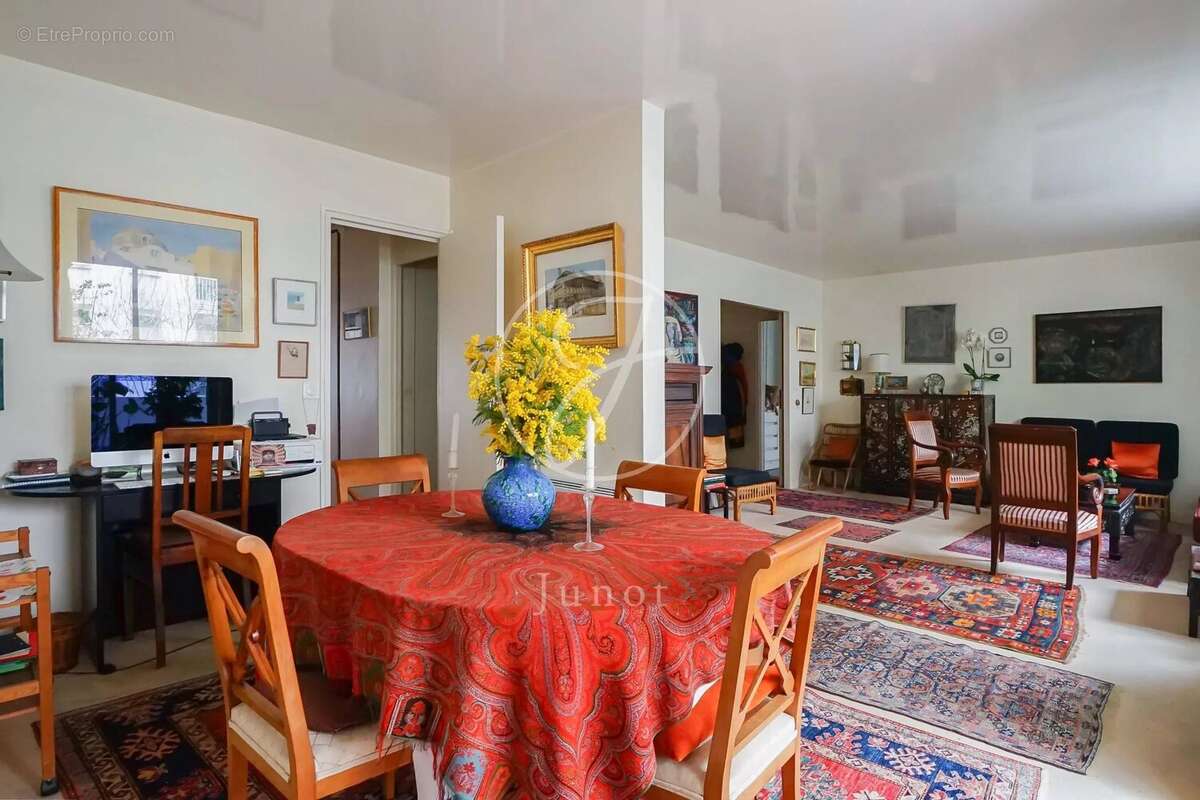 Appartement à PARIS-11E