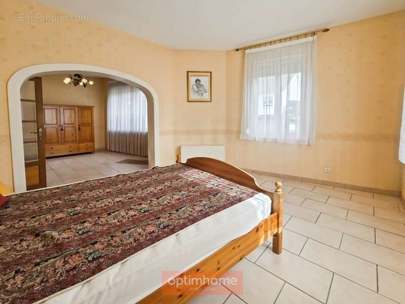 Maison à CROISILLES