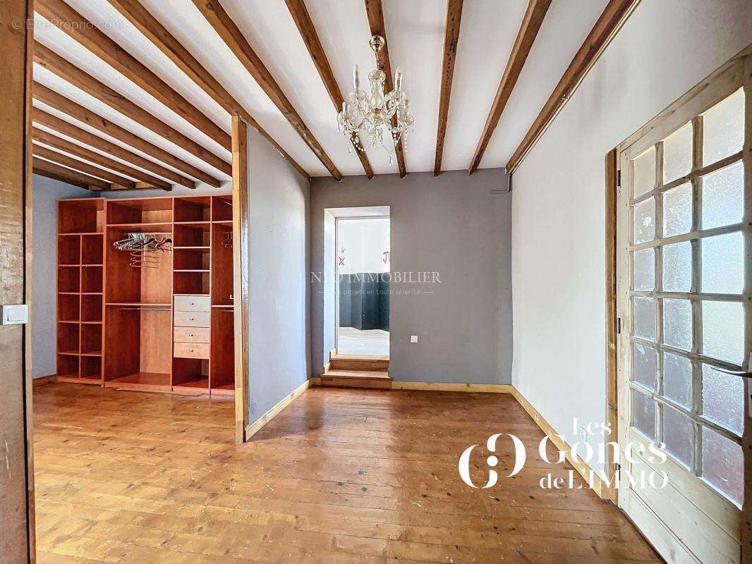 Maison à GREZIEU-LA-VARENNE