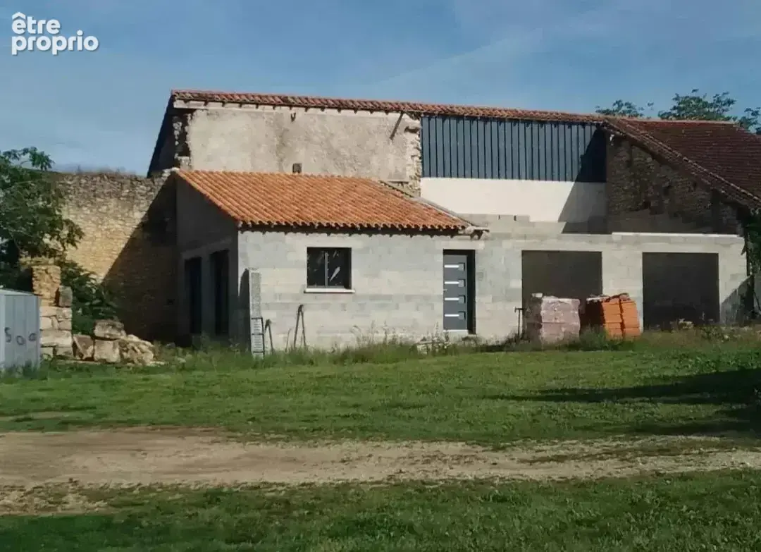 Maison de deux chambres à terminer avec un grand terrain - photo 2