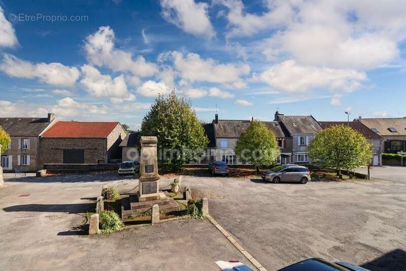 Maison à SAINT-HILAIRE-LA-TREILLE