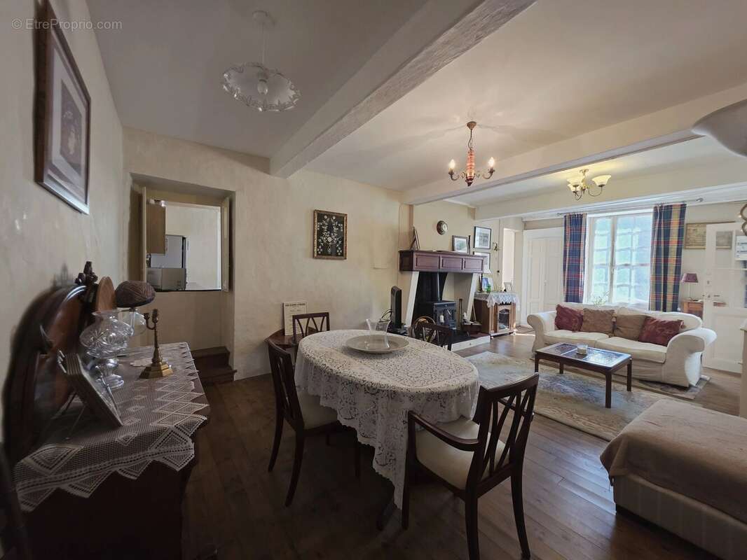 Maison à SOUMENSAC