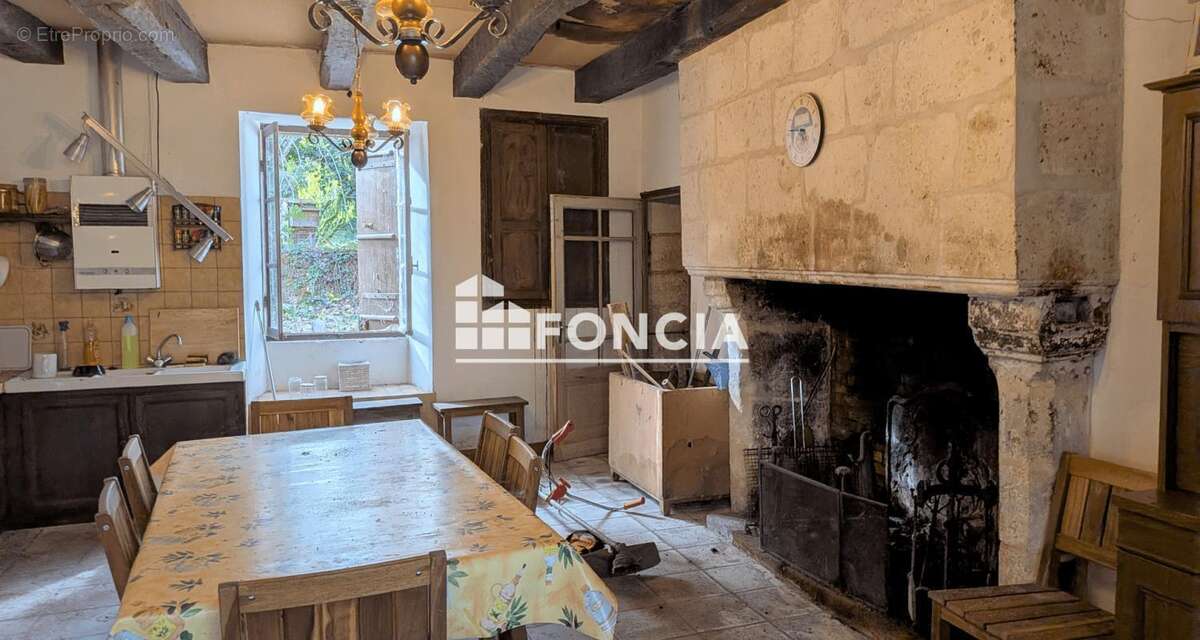 Maison à LA CHAPELLE-FAUCHER