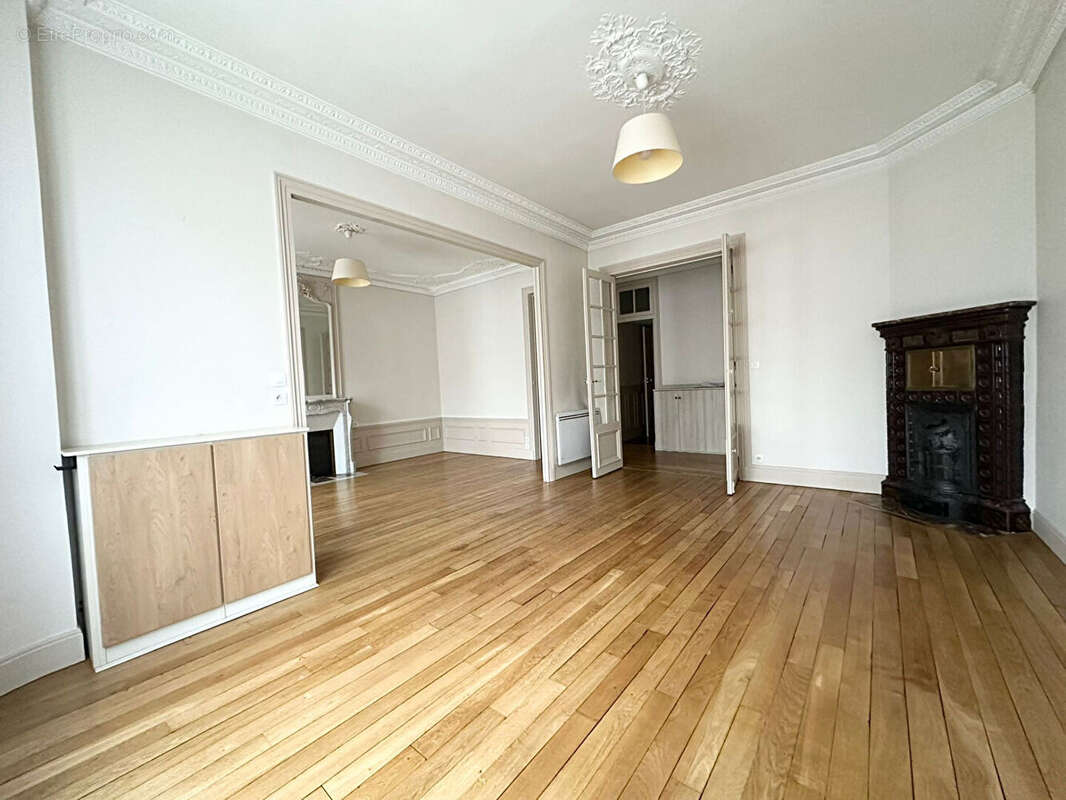 Appartement à ENGHIEN-LES-BAINS