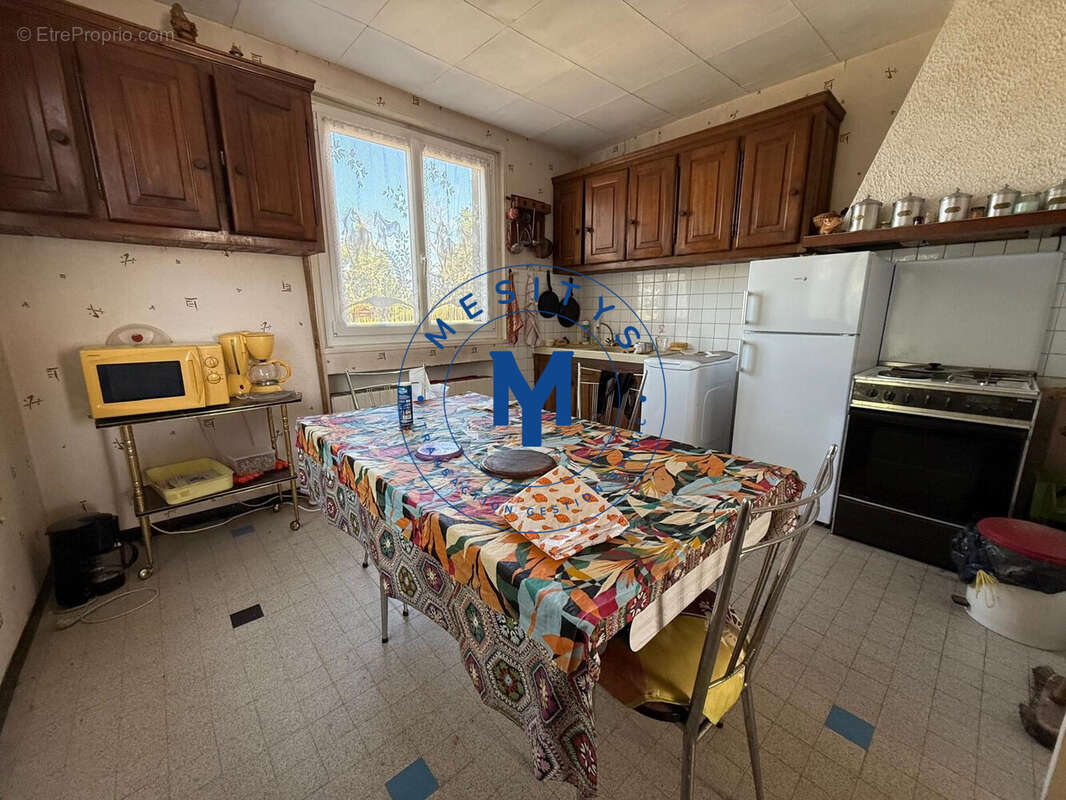 Maison à MALVALETTE