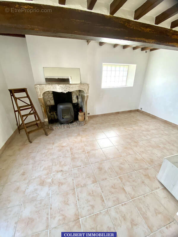 Maison à MONT-SAINT-SULPICE