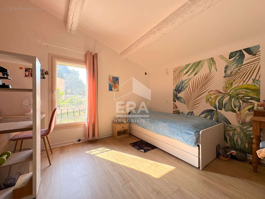 Maison à LA TOUR-D'AIGUES