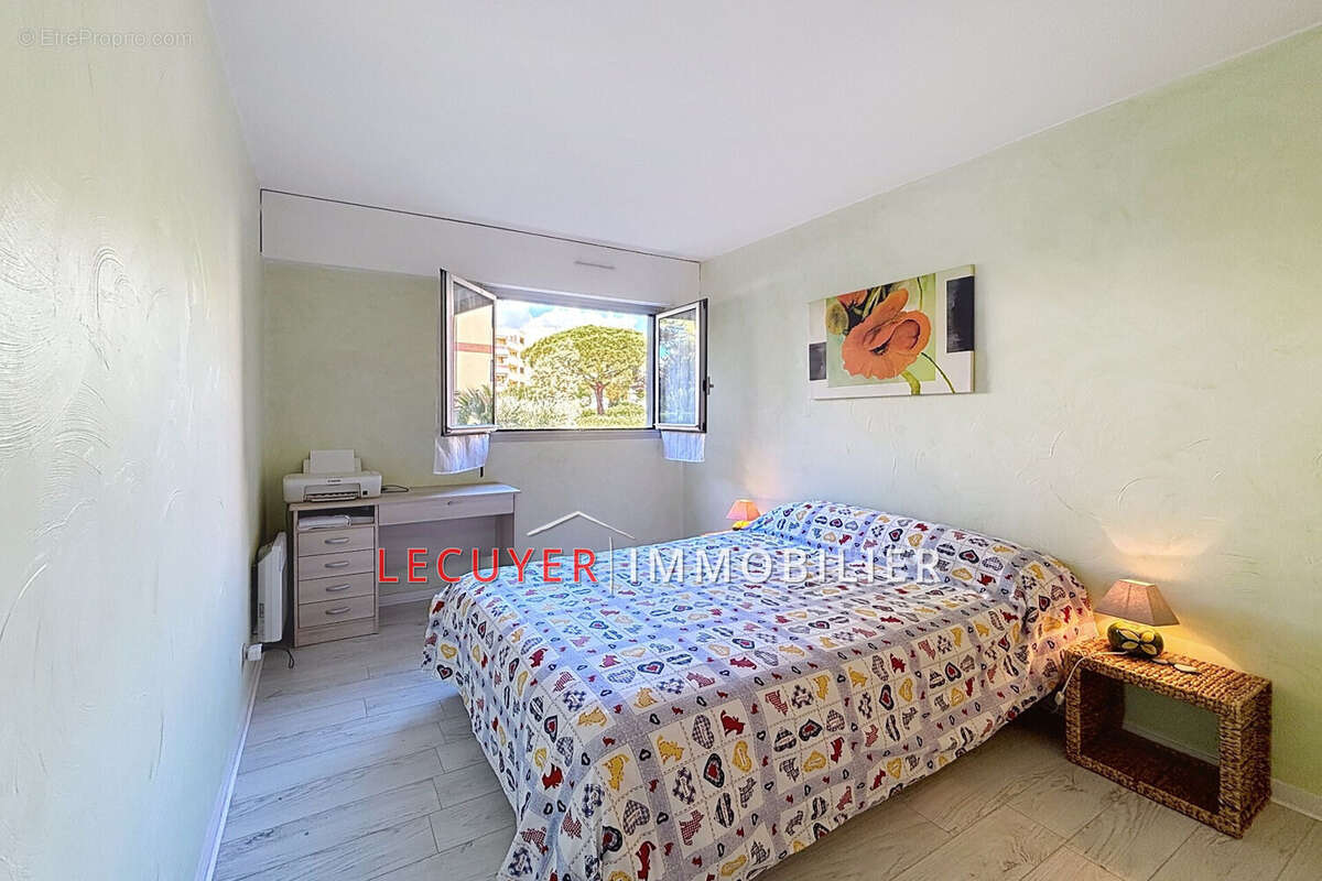 Appartement à VALLAURIS