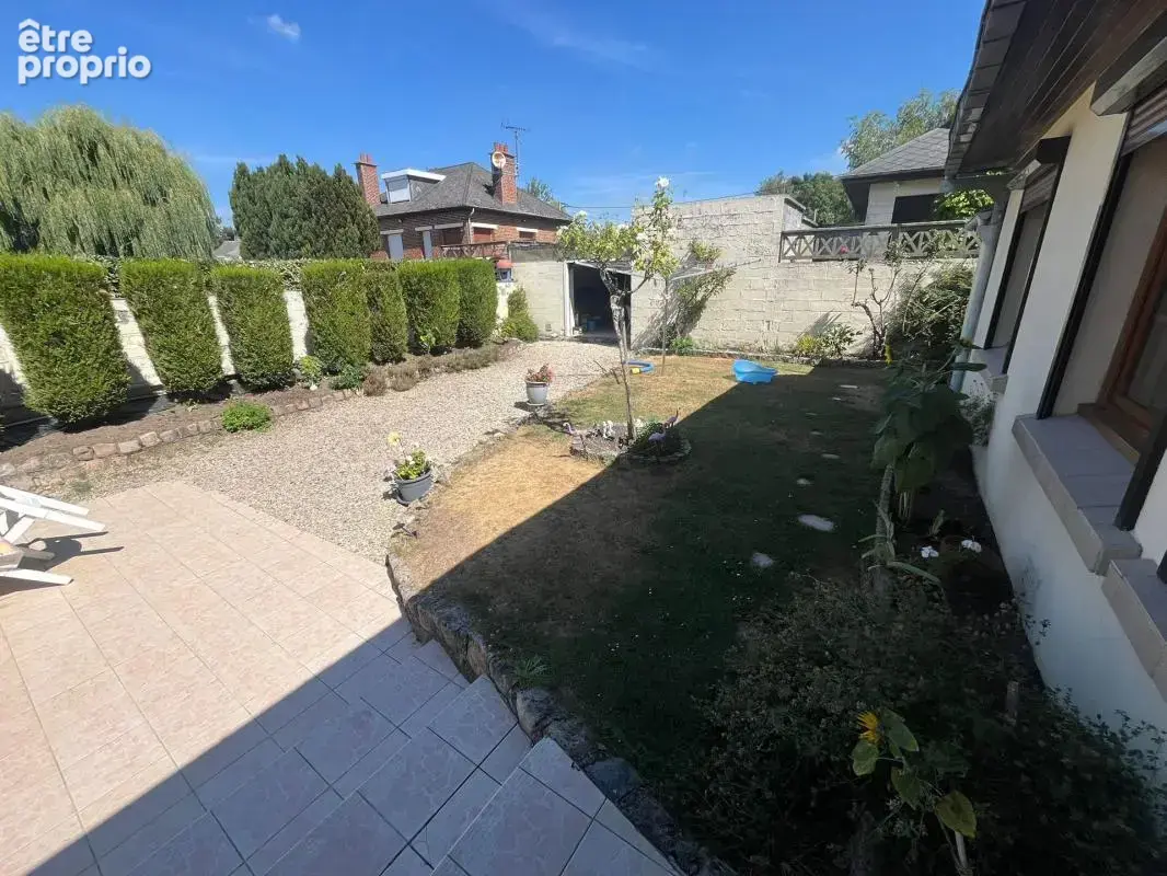  superbe pavillon familial avec jardin, terrasse & grands garages !  - photo 11