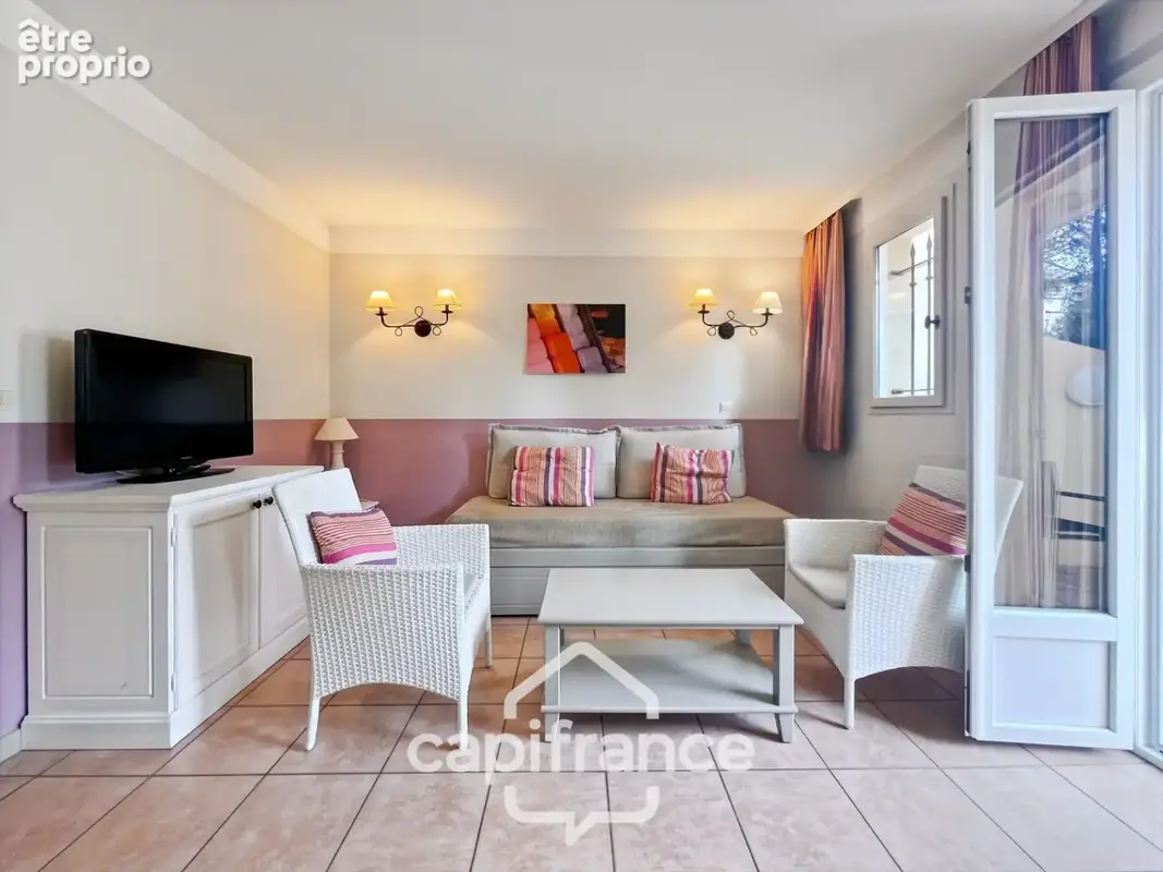 Charmant Bastidon dans le Domaine du Golf de Pont Royal, 45 m2 habitable, ravalé, avec jardin privatif, élevé d'un étage, 2 cham - photo 8