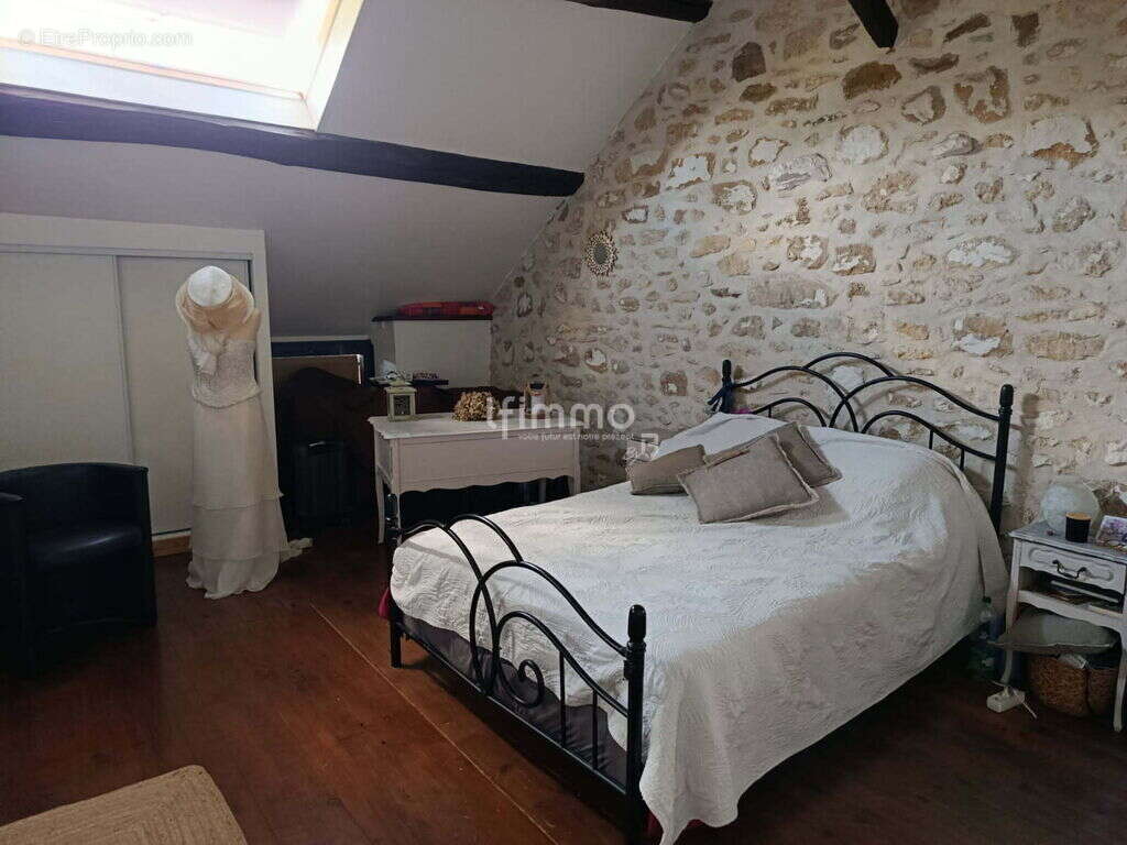 Maison à NEUILLY-SAINT-FRONT