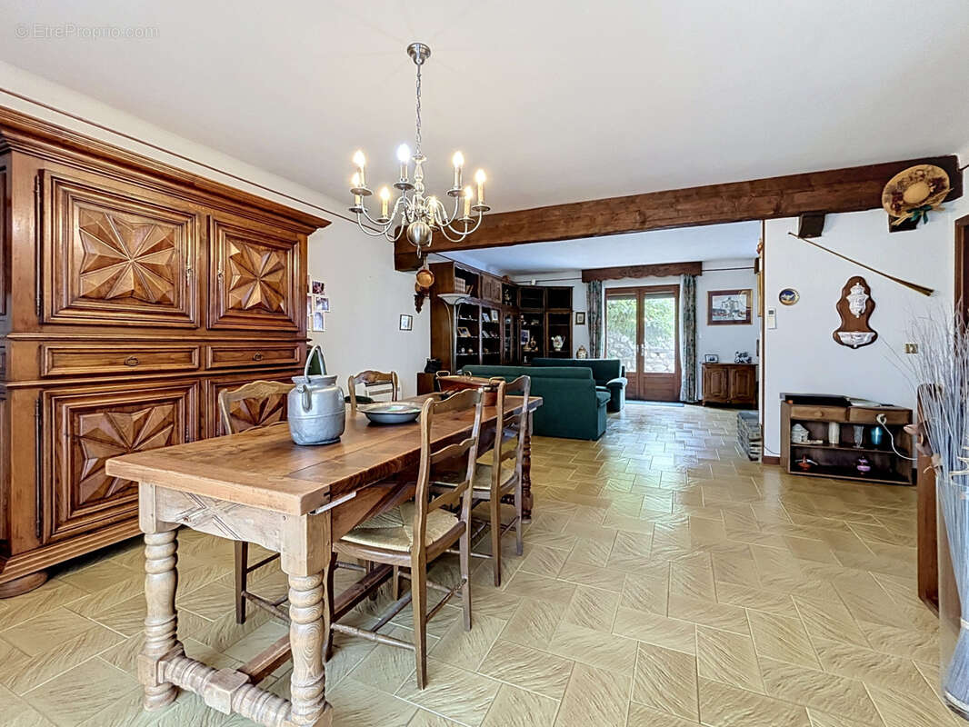 Maison de caractère avec jardin   Un beau potentiel à exploiter à Codalet - photo 13