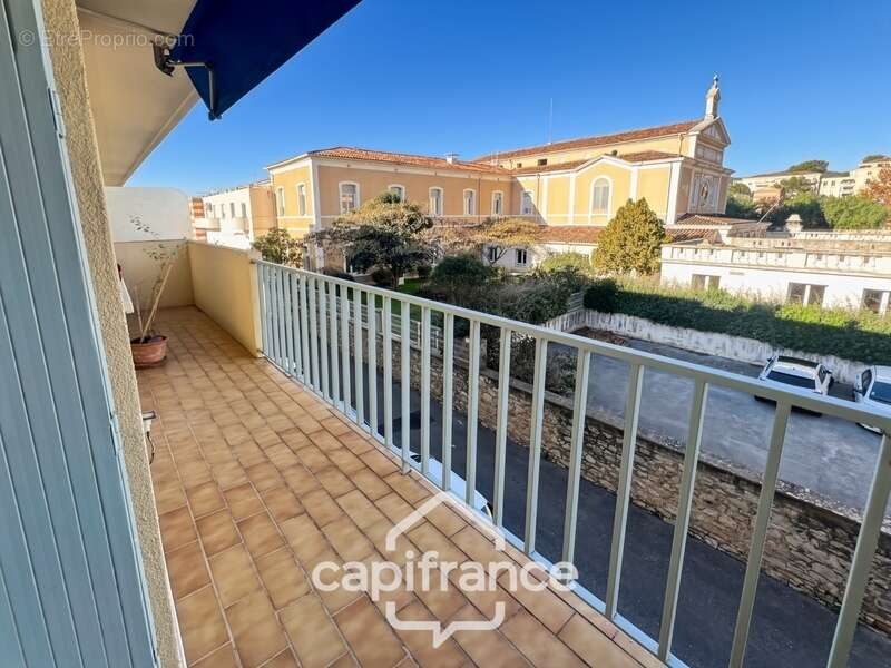 Appartement à HYERES