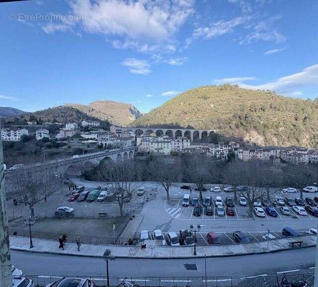 Appartement à L'ESCARENE